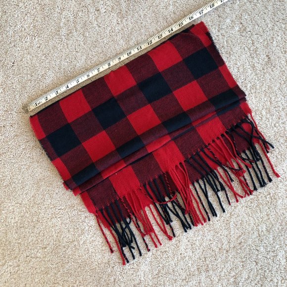 NWOT Soft Red Navy Blue Checkered Scarf - Picture 6 of 7
